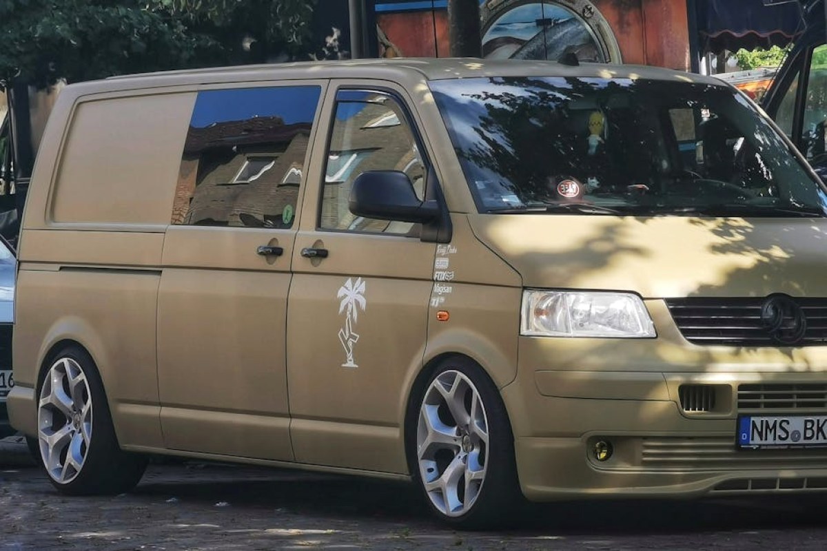 Indywidualne tablice rejestracyjne w Polsce. Kierowcy prześcigają się w pomysłach na personalizację