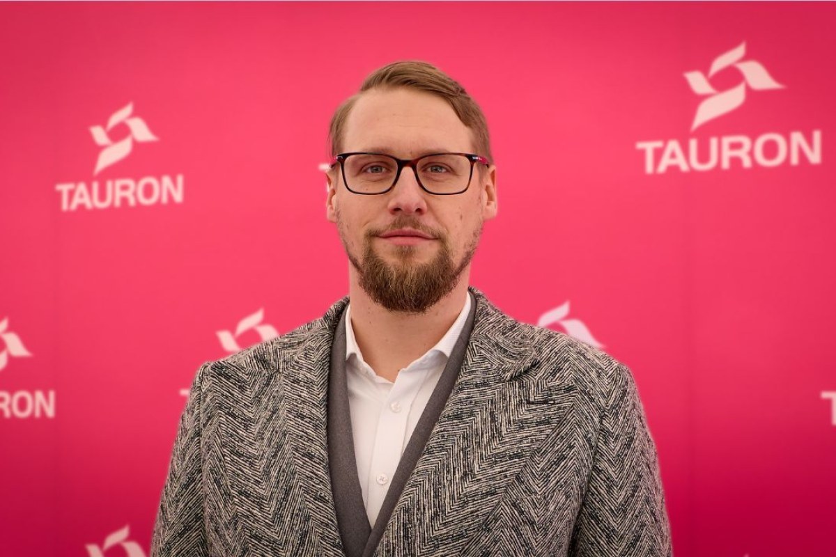 TAURON przekracza 1 GW z OZE: Jak boom na magazyny energii i nowe regulacje wpłyną na transport i logistykę?