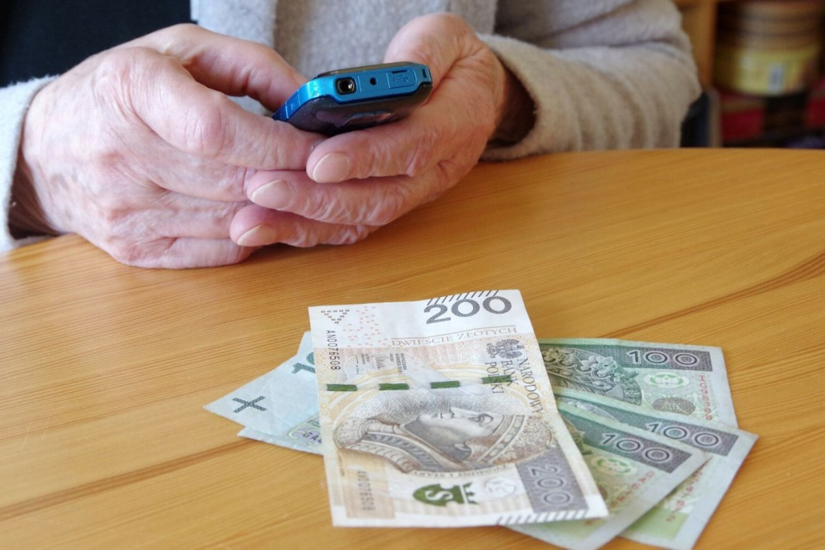 Emerytura wyższa o 2 tys. zł i 30 tys. wyrównania. Seniorzy miażdżą ZUS w sądach